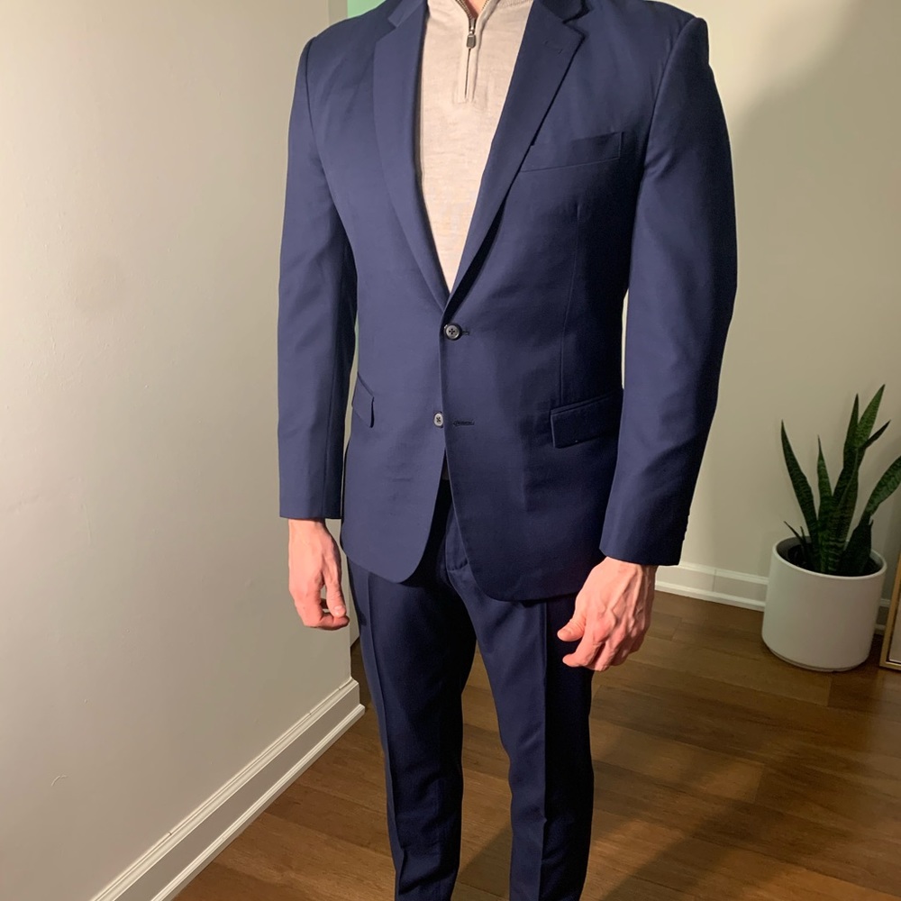 Men’s blue suit approx 40R slim